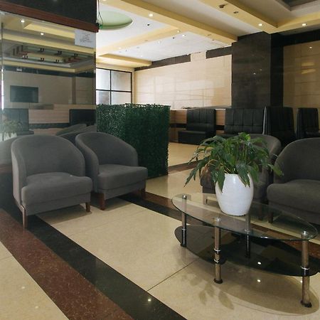 Reddoorz At Winter Hotel Araneta Кесон-Сити Экстерьер фото