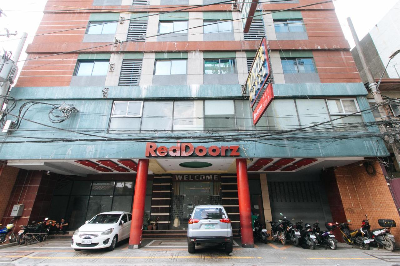 Reddoorz At Winter Hotel Araneta Кесон-Сити Экстерьер фото