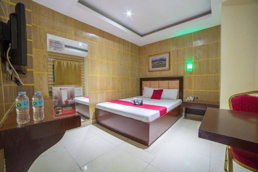 Reddoorz At Winter Hotel Araneta Кесон-Сити Экстерьер фото