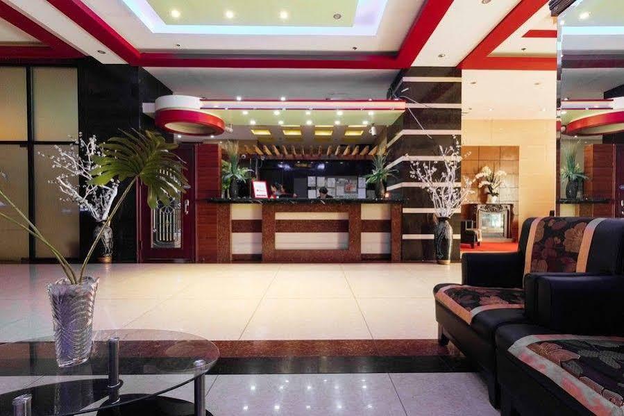 Reddoorz At Winter Hotel Araneta Кесон-Сити Экстерьер фото
