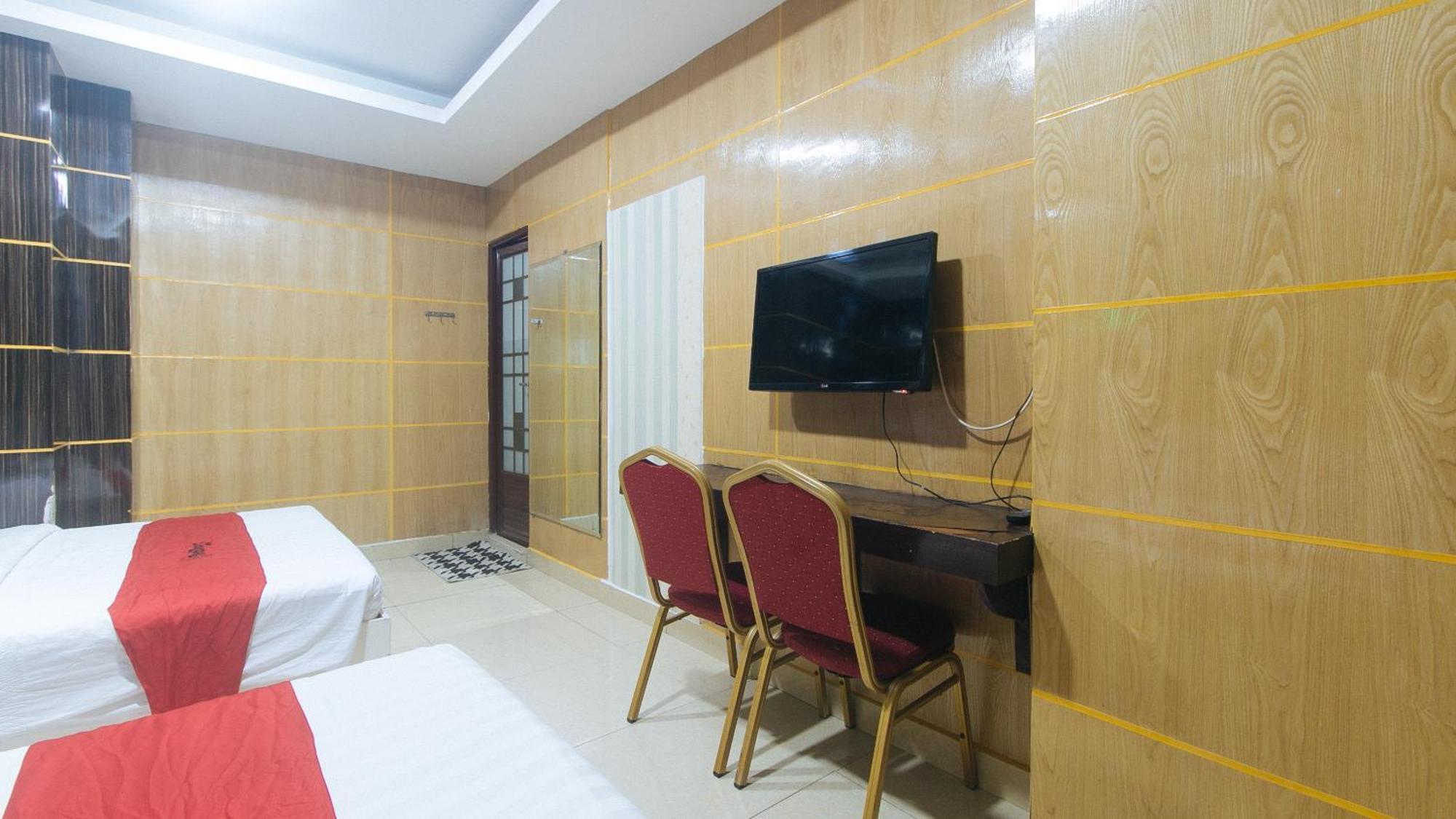 Reddoorz At Winter Hotel Araneta Кесон-Сити Экстерьер фото