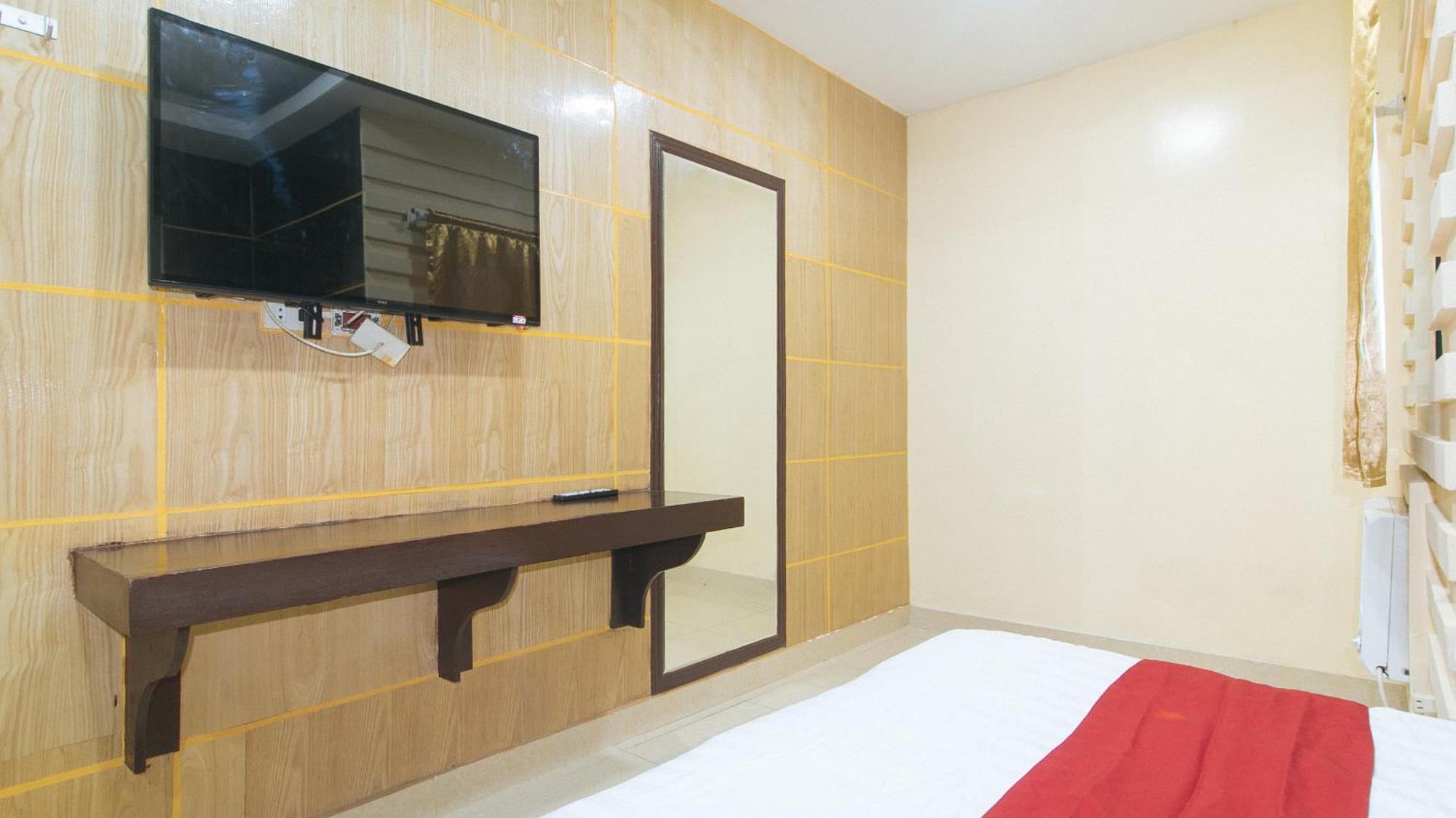 Reddoorz At Winter Hotel Araneta Кесон-Сити Экстерьер фото