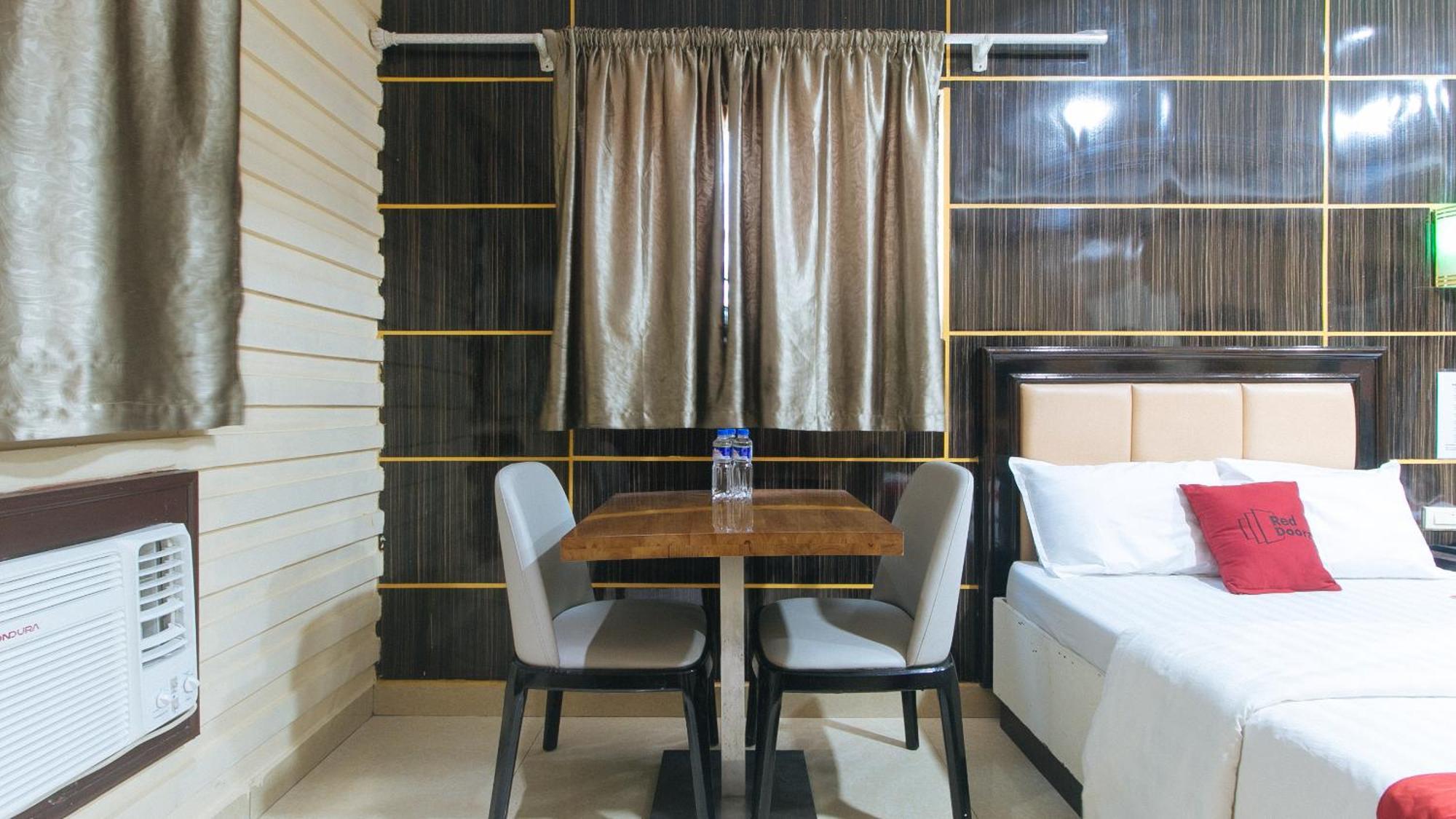 Reddoorz At Winter Hotel Araneta Кесон-Сити Экстерьер фото