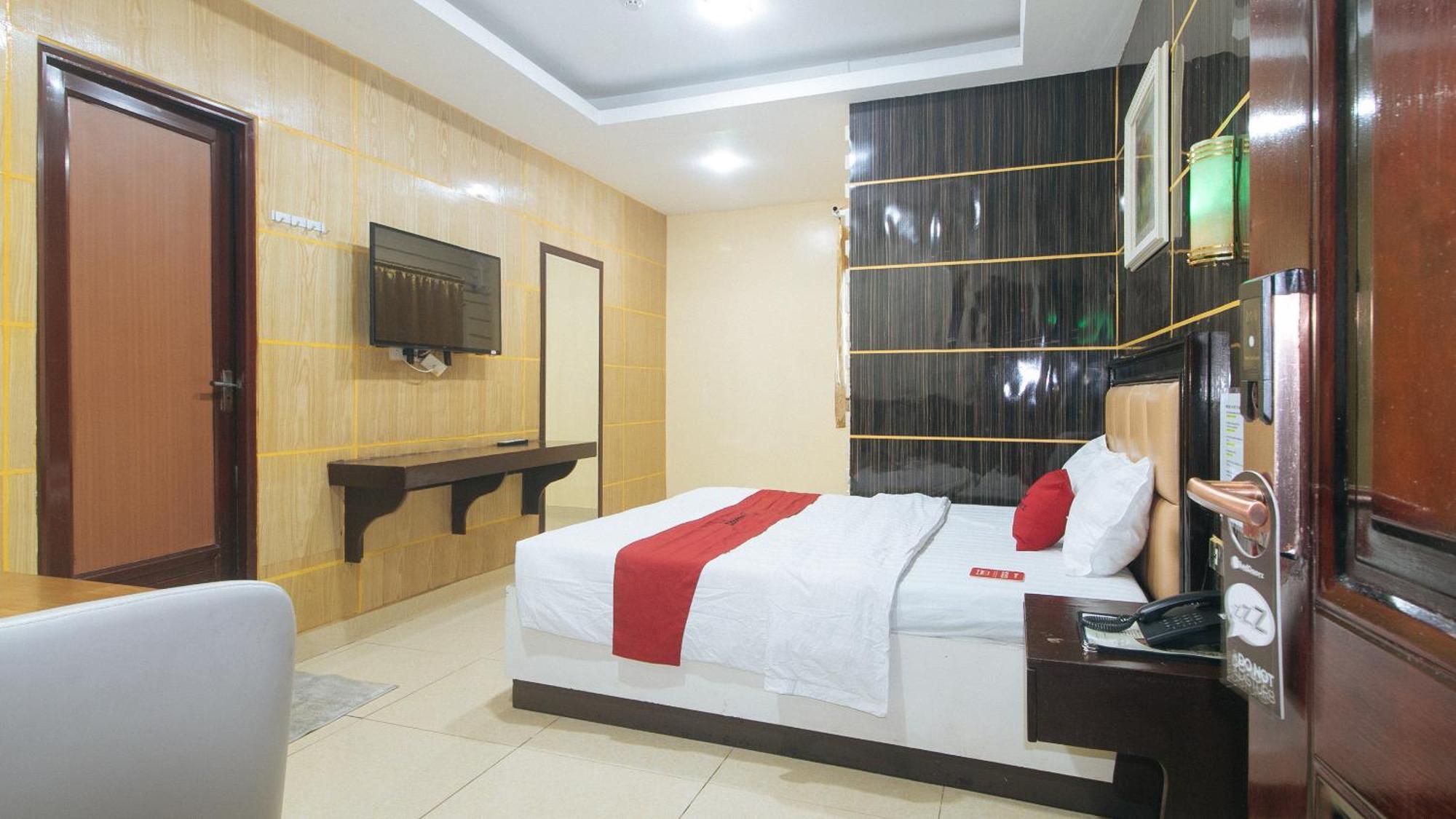 Reddoorz At Winter Hotel Araneta Кесон-Сити Экстерьер фото