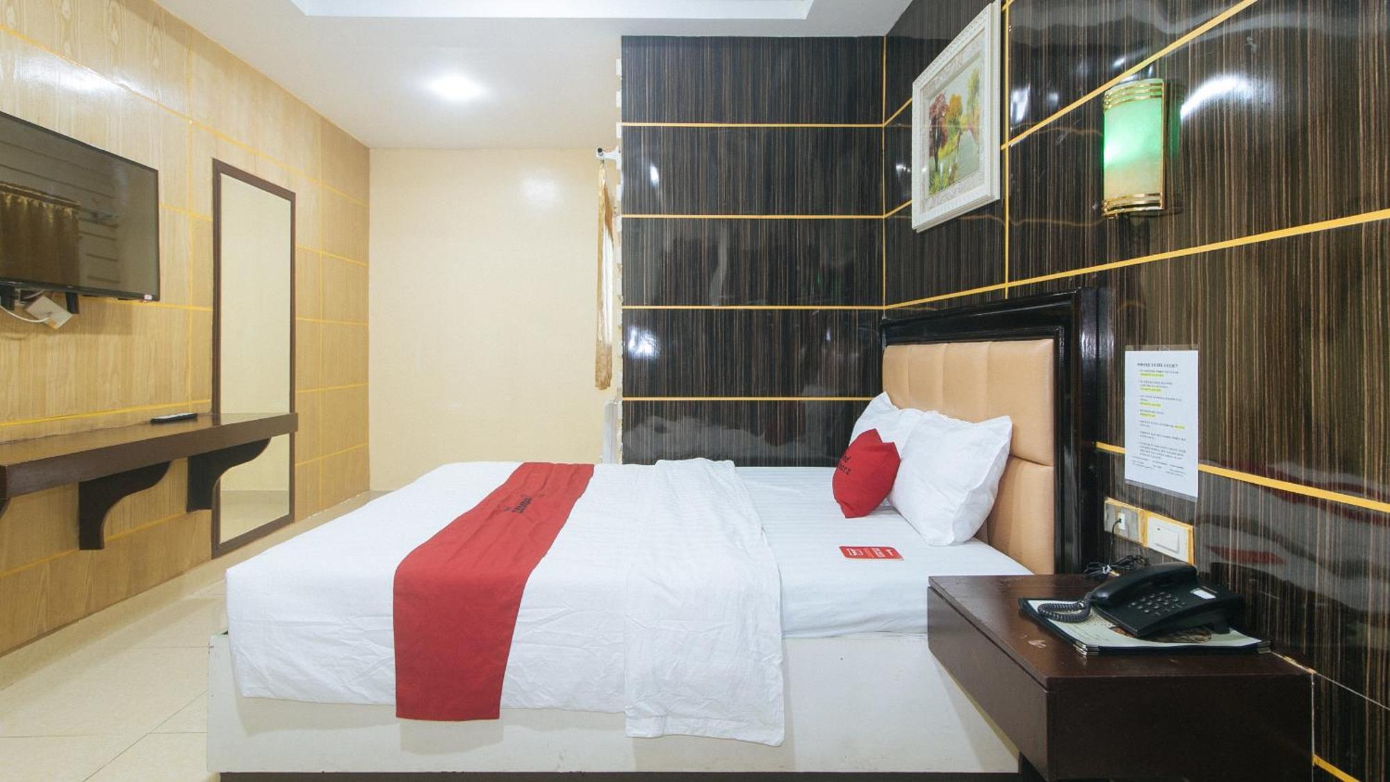 Reddoorz At Winter Hotel Araneta Кесон-Сити Экстерьер фото